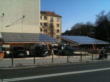 napelemes gépkocsibeálló